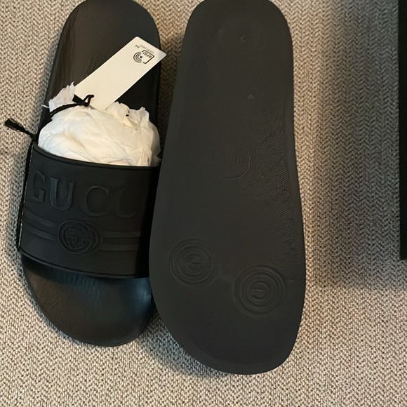 NWT Authentic Rubber St. Gucci print logo slides. - Picture 7 of 11